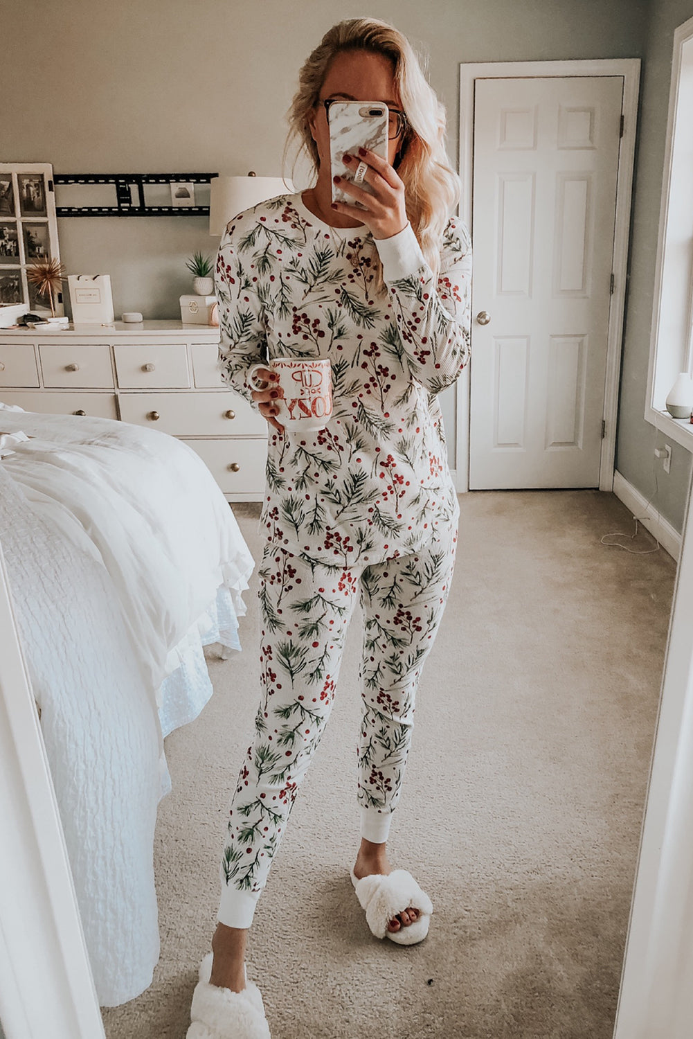 White Holly Print Lounge Set