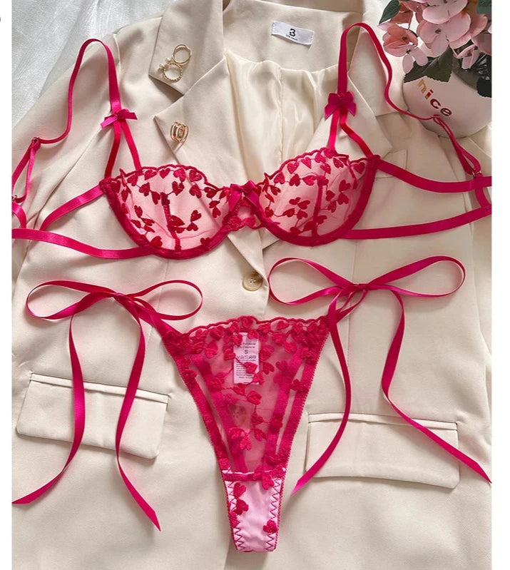 Heart-Shaped Embroidery Lace Set