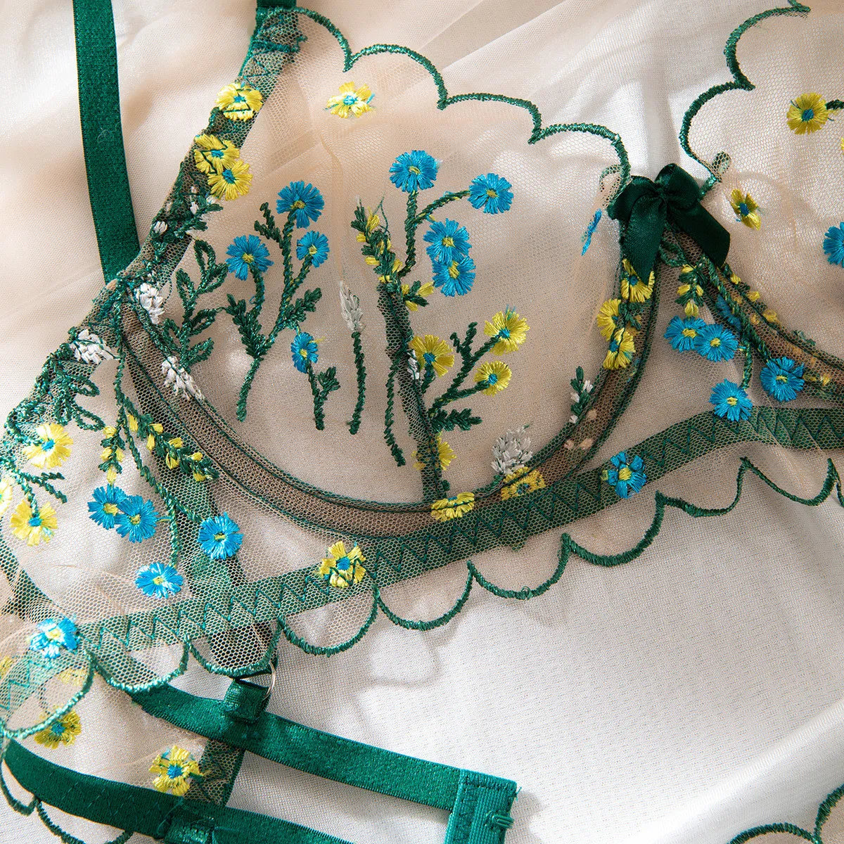 Single-layer floral embroidered set